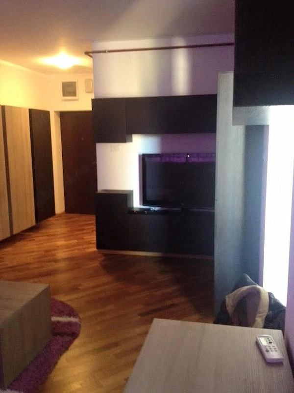 Închiriez apartament — fotografia 3
