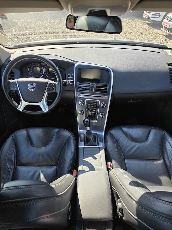 VOLVO XC60 2012 — imagine 8