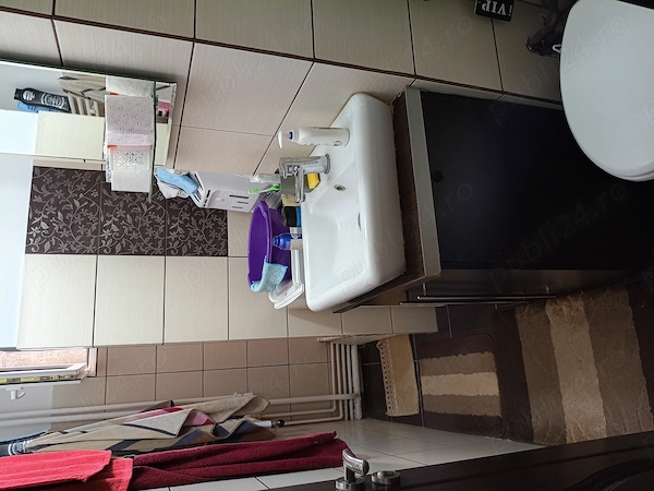 Apartament la bloc 2 camere semidecomandat Aradul Nou — fotografia 3