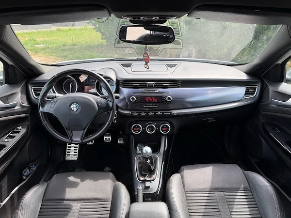 ALFA ROMEO Giulietta 2011 — imagine 4