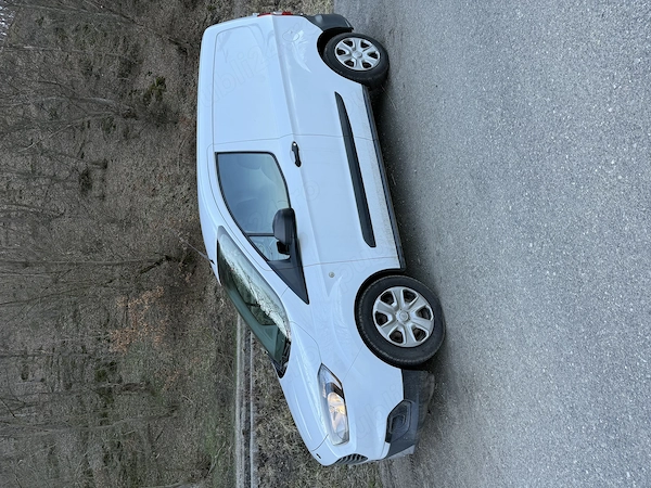FORD Courier 2020 — imagine 2