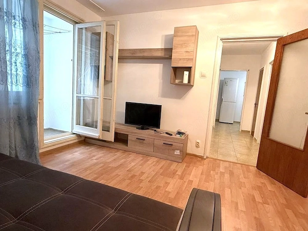 2 camere decomandat, parter, 2 min metrou, zona excelenta, pet friendly — fotografia 3
