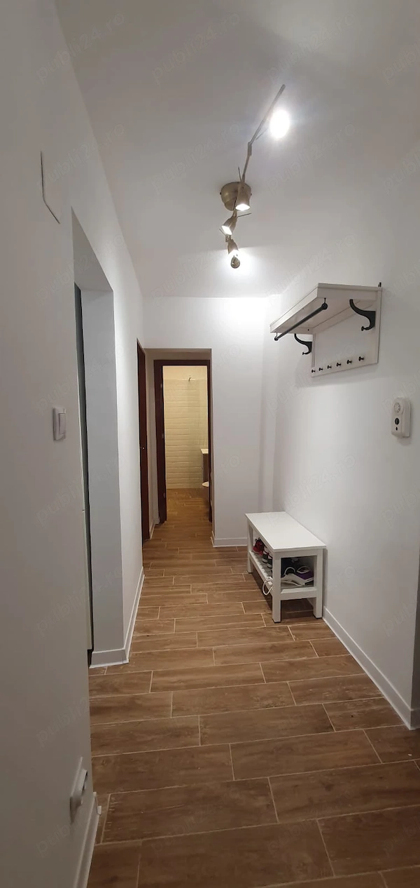 Inchiriez apartament 2 camere, decomandat, renovat recent — fotografia 3