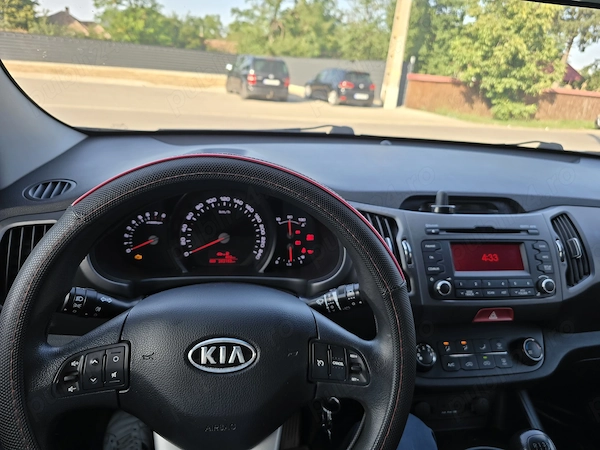 KIA Sportage 2011 — imagine 4