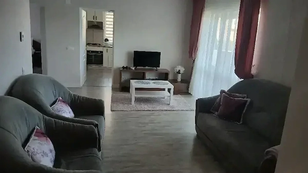 ofer spre închiriere apartament — fotografia 1