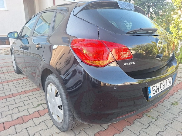 OPEL Astra 2011 — imagine 4