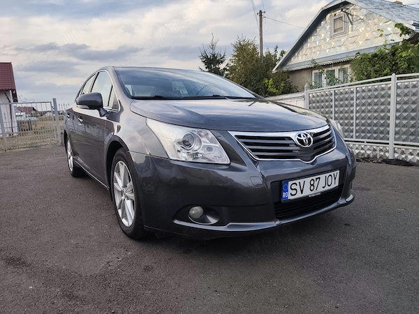 TOYOTA Avensis