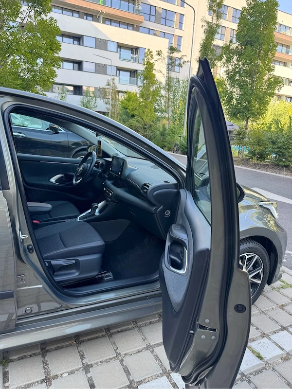 TOYOTA Yaris 2022 — imagine 9