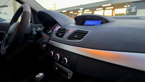 RENAULT Megane 2015 — imagine 9