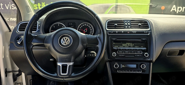 VOLKSWAGEN Polo 2014 — imagine 10