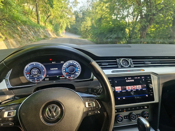 VOLKSWAGEN Passat 2018 — imagine 8