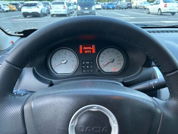 DACIA Logan 2010 — imagine 3