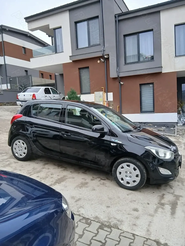Vând Hyundai i 20 stare foarte bună