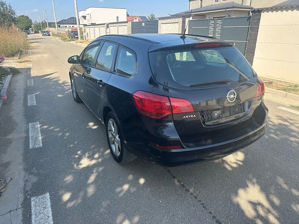 OPEL Astra 2011 — imagine 5