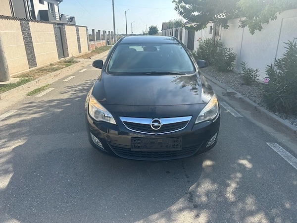 Oprl Astra J 1.7 CDTI,klima,pilot automat,geamuri electrice