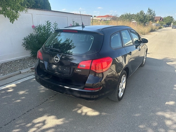 OPEL Astra 2011 — imagine 4