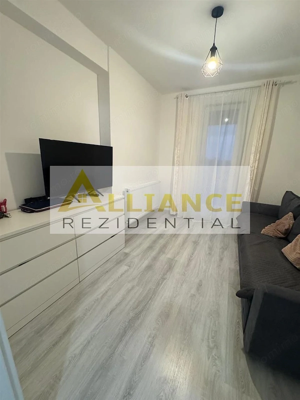 Apartament 3 camere de vânzare — fotografia 1