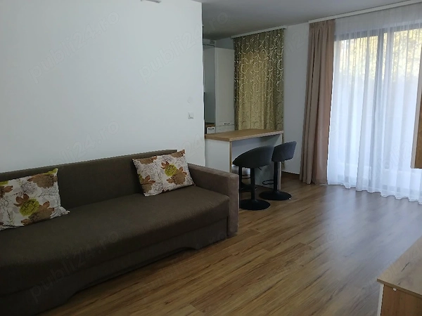 închiriez ap modern 2 camere 45 m str Grănicerilor nr 21 — fotografia 2