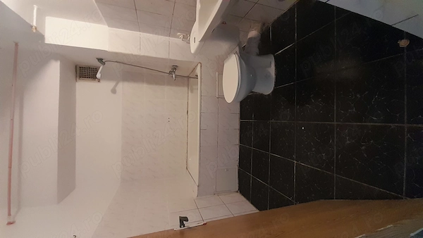 Vand apartament spatios, cu centrala termica proprie, 4 camere, Constanta — fotografia 2