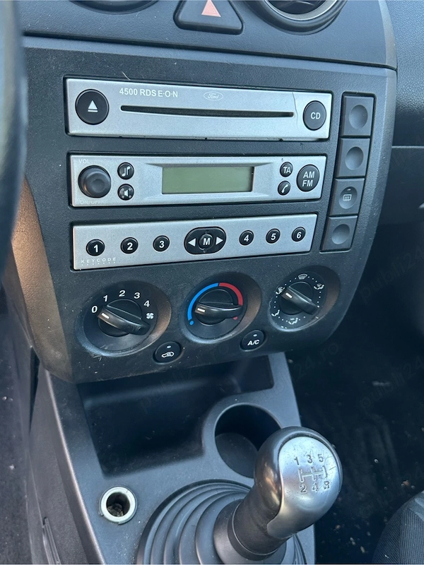 FORD Fiesta 2005 — imagine 2