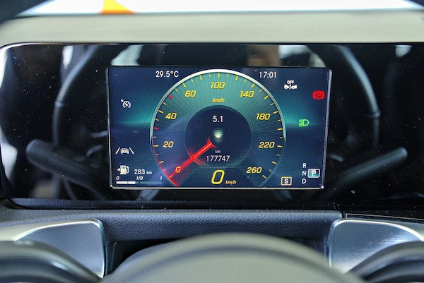 MERCEDES-BENZ GLB 2023 — imagine 16