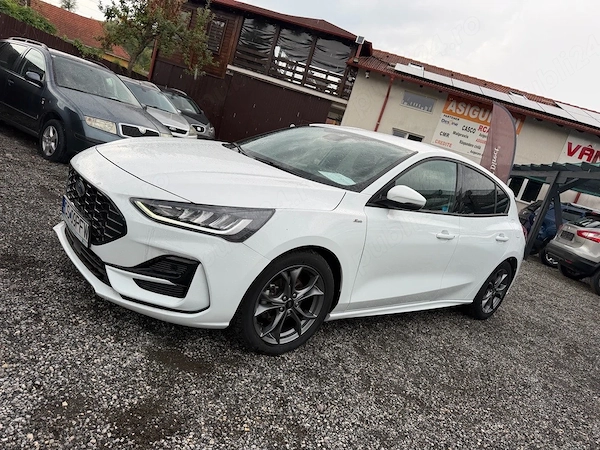 FORD Focus 2023 — imagine 5