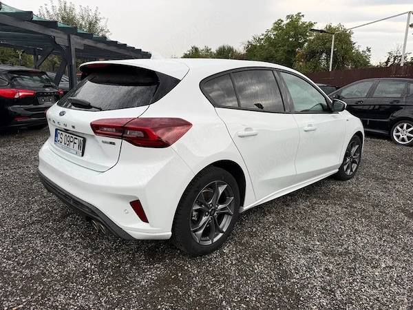 FORD Focus 2023 — imagine 6