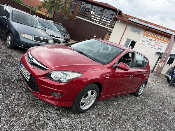HYUNDAI i30 2011 — imagine 5