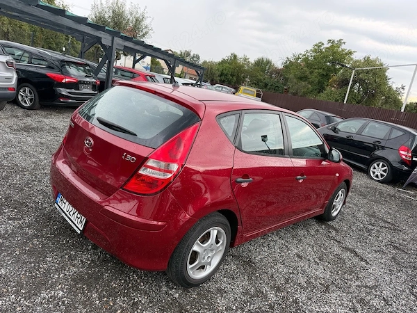 HYUNDAI i30 2011 — imagine 11