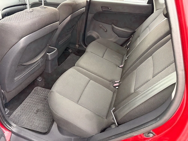 HYUNDAI i30 2011 — imagine 7
