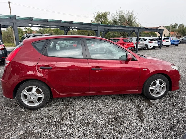 HYUNDAI i30 2011 — imagine 9