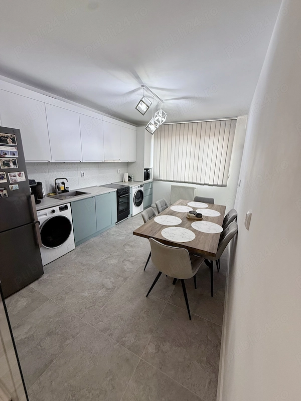 Apartamnet de vanzare la cheie — fotografia 3
