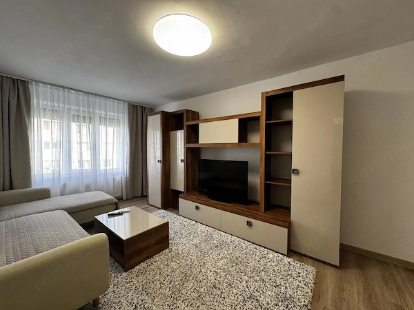 Apartament decomandat 3 camere la prima inchiriere, zona Circumvalatiunii — fotografia 1
