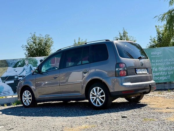 VOLKSWAGEN Touran 2010 — imagine 3