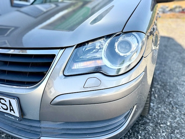 VOLKSWAGEN Touran 2010 — imagine 9
