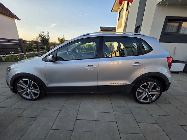 VOLKSWAGEN Polo 2013 — imagine 3
