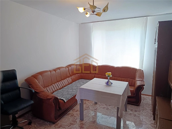 Apartament 3 camere in zona centrala Moldova Noua — fotografia 3