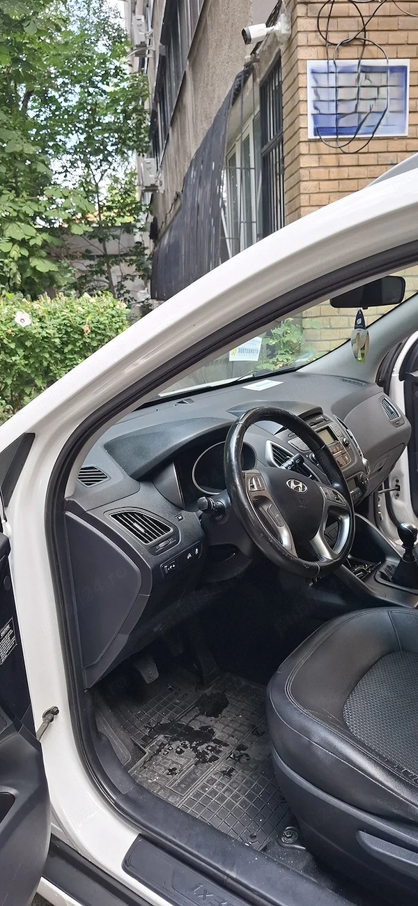 HYUNDAI ix35 2011 — imagine 9