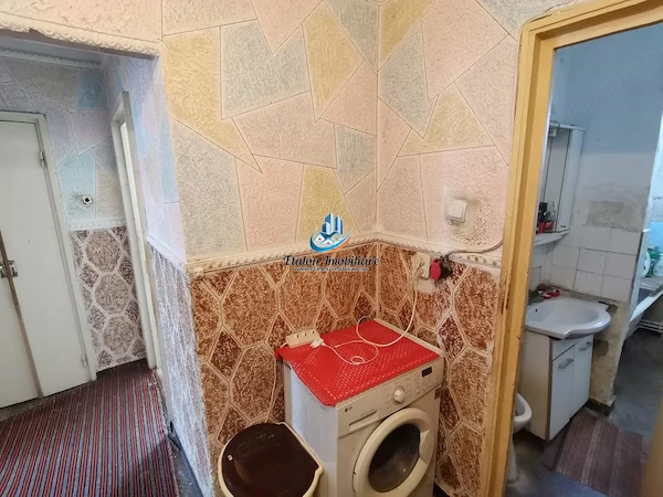 Apartament 3 camere semidecomandat cu 1 baie si 2 balcoane situat la etajul 5 in — fotografia 1