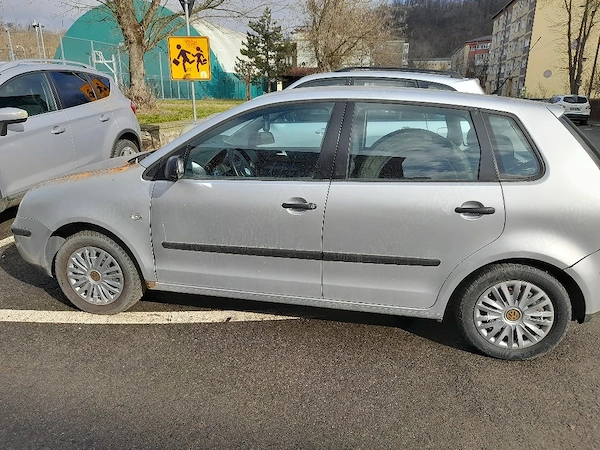 VOLKSWAGEN Polo