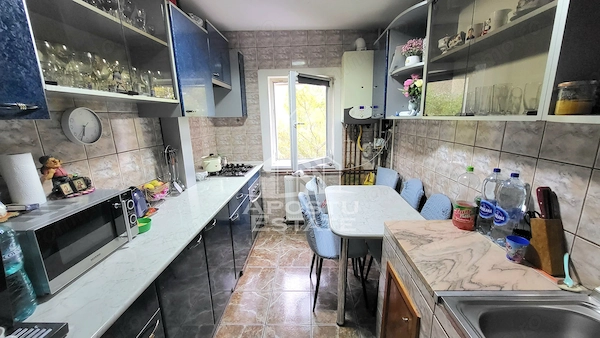 Apartament decomandat,4 camere,2 bai,etaj 2 Calea Lipovei — fotografia 3