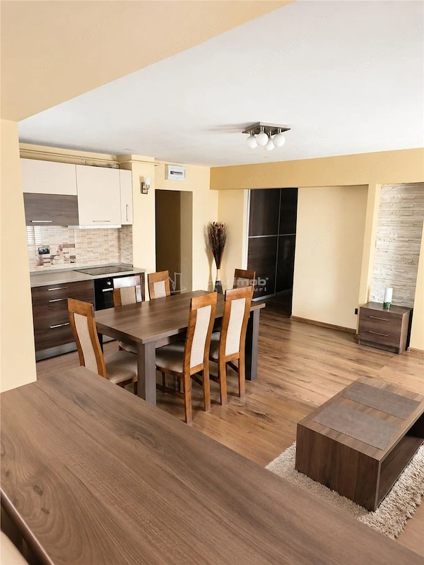 Apartament 3 camere 2 bai etaj 1 Baia Mare Zona Traian — fotografia 1