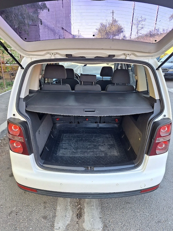 VOLKSWAGEN Touran 2010 — imagine 8