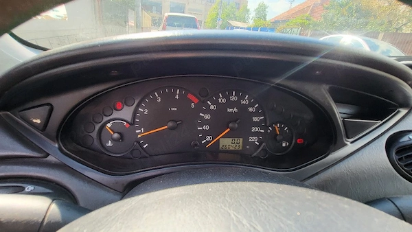 FORD Focus 2004 — imagine 3