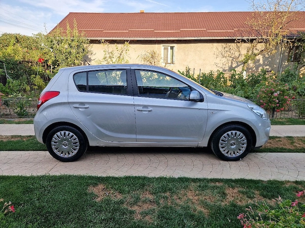 HYUNDAI i20 2012 — imagine 6
