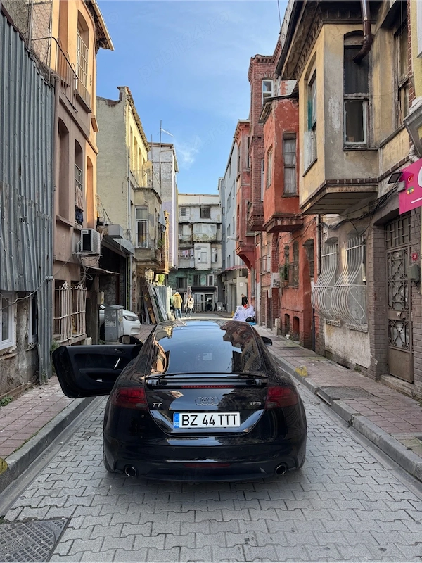 AUDI TT