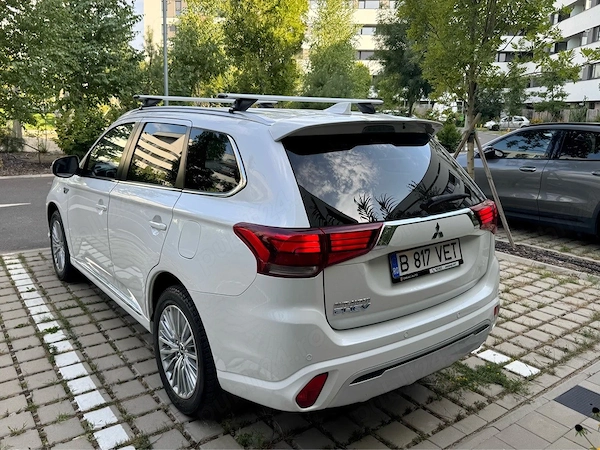 MITSUBISHI Outlander 2021 — imagine 4