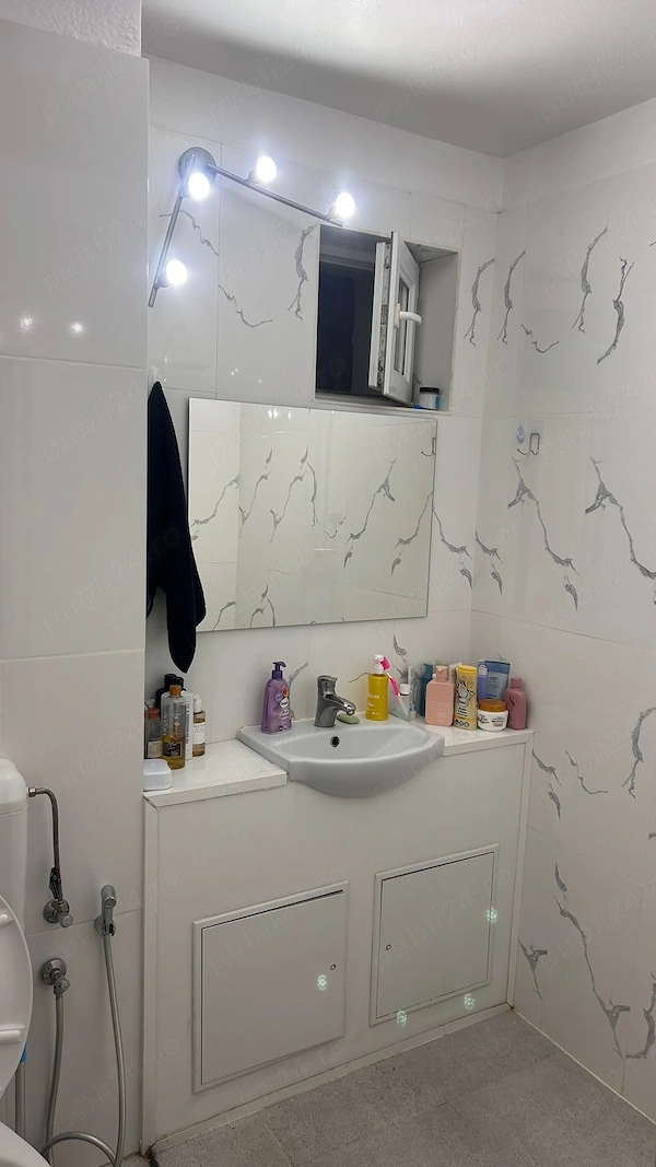 Proprietar dau in chirie ap. 3 camere decomandat, zona Complex Studentesc — fotografia 1