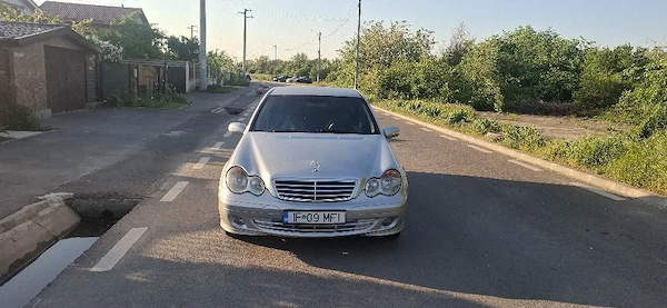 MERCEDES-BENZ C-Class 2005 — imagine 3