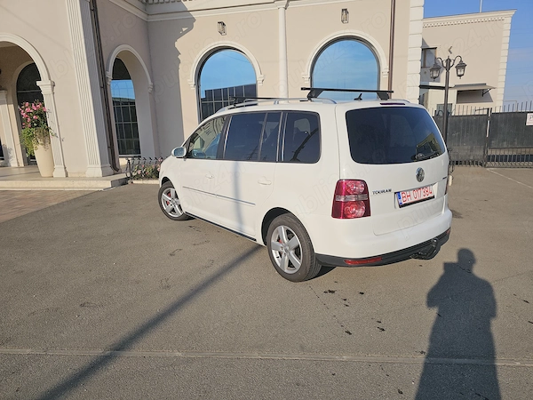 VOLKSWAGEN Touran 2009 — imagine 3